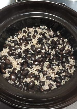 ニトリの炊飯土鍋で黒豆玄米ごはん-レシピのメイン写真