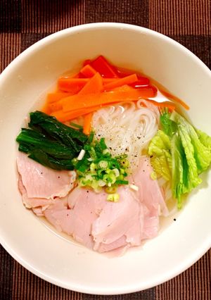 1人分レシピ：ハムと人参の鶏塩フォー-レシピのメイン写真