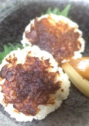 クルミ味噌の焼おにぎり♪-レシピのメイン写真