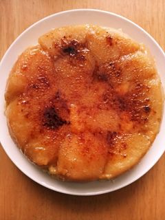 ルクルーゼで作るタルトタタン by としこ屋 【クックパッド】 簡単