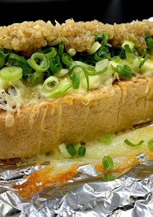 油揚げしらすにチーズガーリックオイルかけ-レシピのメイン写真