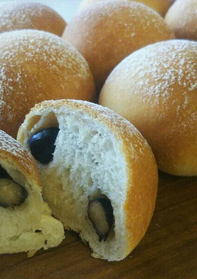 おせち料理の残りを使って！黒豆パン-レシピのメイン写真