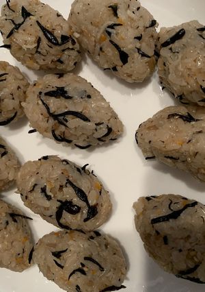 【赤ちゃん用】ひじきしらすの万能おにぎり-レシピのメイン写真