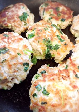 三つ葉入り肉団子 ポークバーグ-レシピのメイン写真