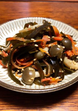 出汁を取った昆布と人参の佃煮風旨煮-レシピのメイン写真