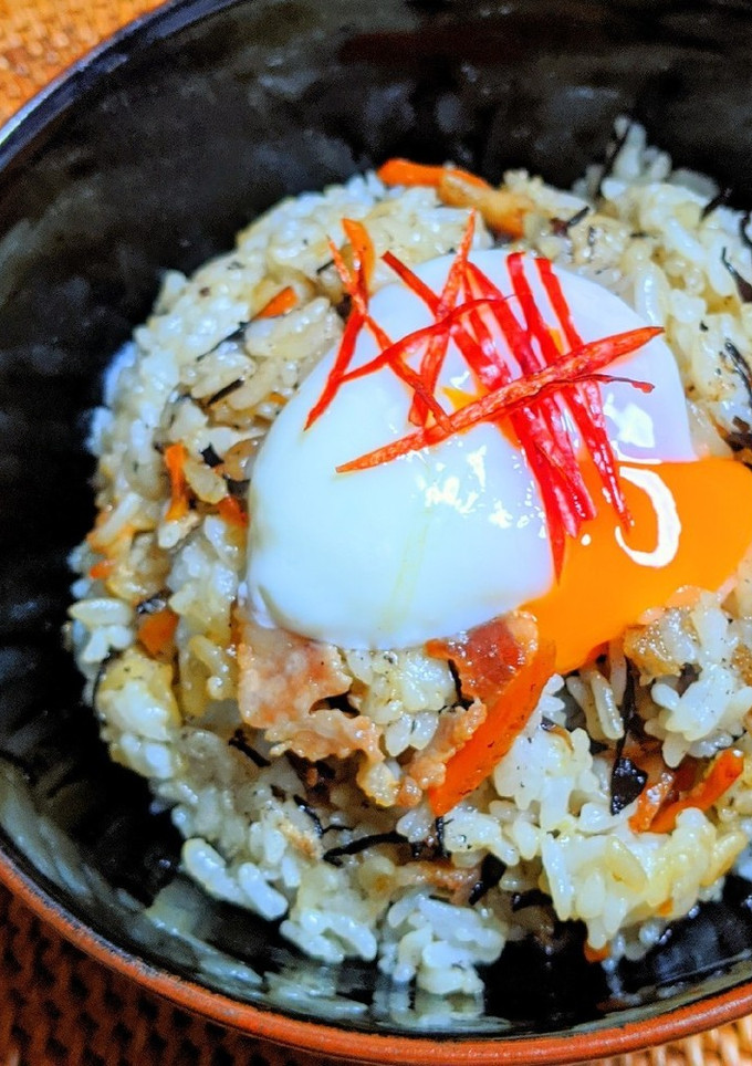ひじき煮豚丼温玉のせ-レシピのメイン写真