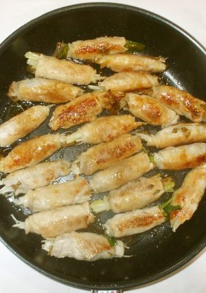肉巻き♪簡単桃屋搾菜と豚肉でおつまみ　-レシピのメイン写真