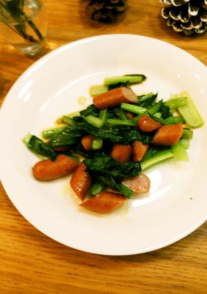 朝食に✿小松菜とウィンナーのコンソメ炒め-レシピのメイン写真