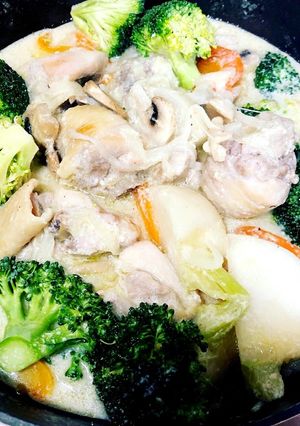 簡単★白味噌でつくるホワイトシチュー-レシピのメイン写真