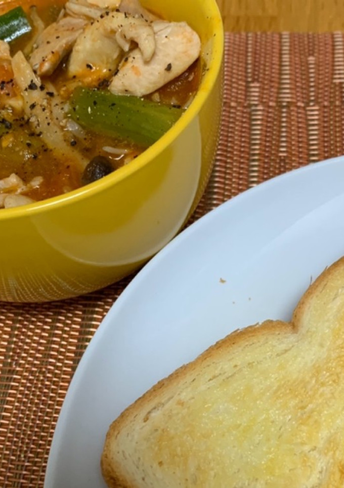 簡単で美味しい！トマトとチキンのスープ-レシピのメイン写真