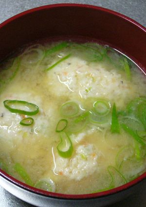№２４　ふわっと口どけ鶏団子の味噌汁-レシピのメイン写真