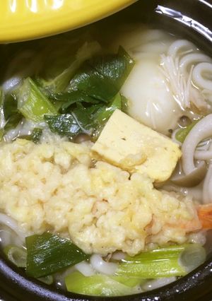白だしで、餅＆出し巻き入り鍋焼きうどん-レシピのメイン写真