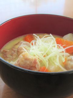 鶏もも肉と里芋のお雑煮~白味噌仕立て~-レシピのメイン写真