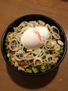 温泉卵付き!シャキうま納豆そぼろ丼-レシピのメイン写真
