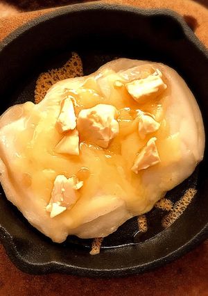 余ったお餅で＊はちみつチーズピザ-レシピのメイン写真