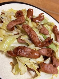 強火で炒めよ☆ウインナーとキャベツの炒め-レシピのメイン写真