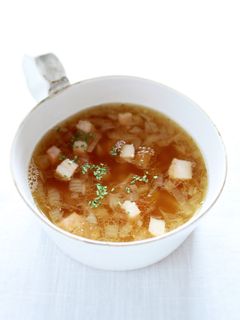 茅乃舎野菜だし【ベーコンと玉ねぎのスープ-レシピのメイン写真