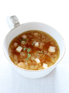 茅乃舎野菜だし【ベーコンと玉ねぎのスープ-レシピのメイン写真