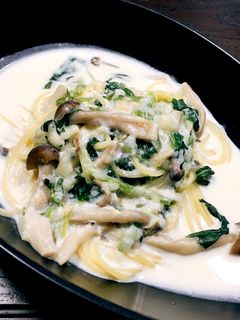 ほうれん草としめじのクリームパスタ-レシピのメイン写真