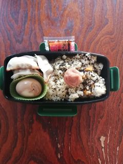旦那弁当43『冷凍餃子弁当』(笑)-レシピのメイン写真