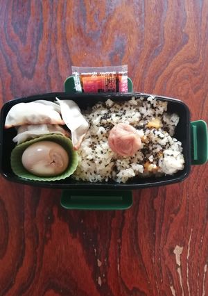 旦那弁当43『冷凍餃子弁当』(笑)-レシピのメイン写真