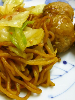 【病院】焼きそば・甘辛肉団子【給食】-レシピのメイン写真