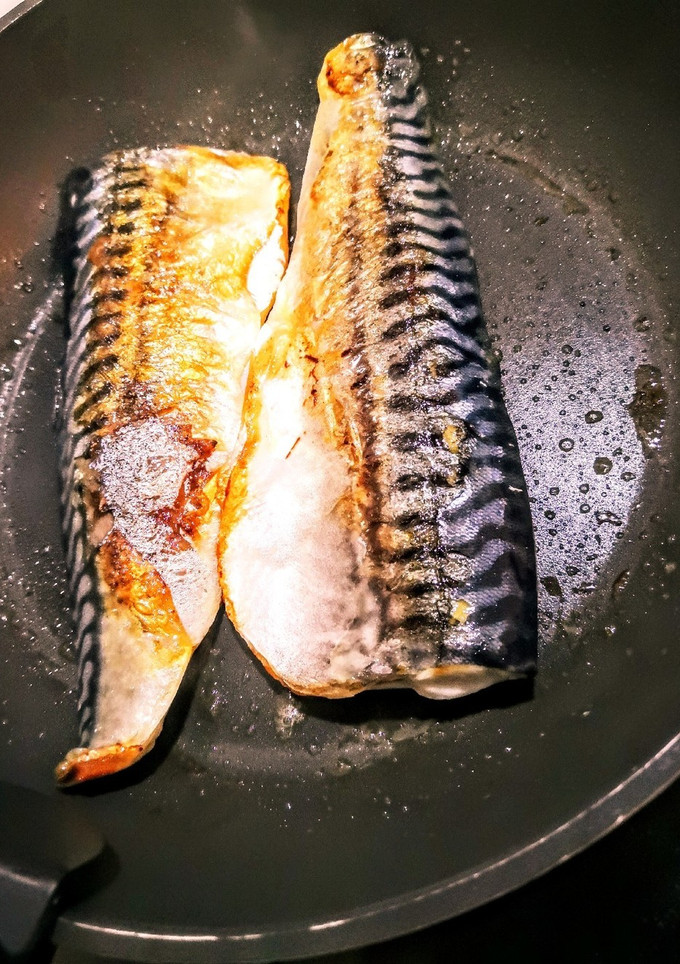 塩サバは冷凍のまま焼こう♪-レシピのメイン写真