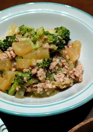 挽き肉と大根、ブロッコリーのオイスター煮-レシピのメイン写真