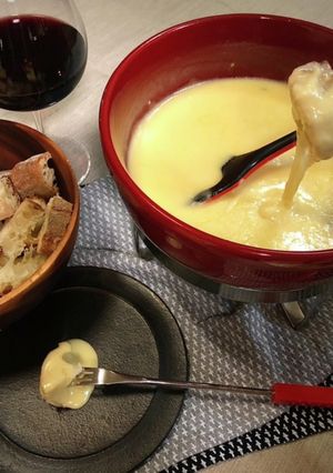 スイス人直伝!日本一のチーズフォンデュ-レシピのメイン写真