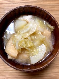 じゃがキャベ揚げの具だくさん味噌汁-レシピのメイン写真