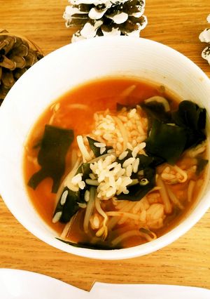 プチッと鍋deもやしとわかめの節約雑炊-レシピのメイン写真
