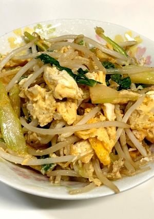 セロリの葉ともやしと卵の炒め物-レシピのメイン写真