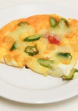 夏野菜てんこもり卵ピザ-レシピのメイン写真