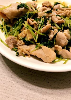 豆苗と豚バラのうまうま炒め-レシピのメイン写真