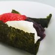 お正月の餅で!苺大福風!手巻き苺餡餅!