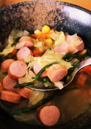 シーアスパラとソーセージのコンソメスープ-レシピのメイン写真