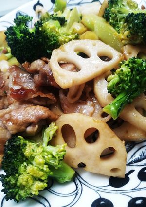 簡単♪れんこんとブロッコリーの豚肉炒め-レシピのメイン写真