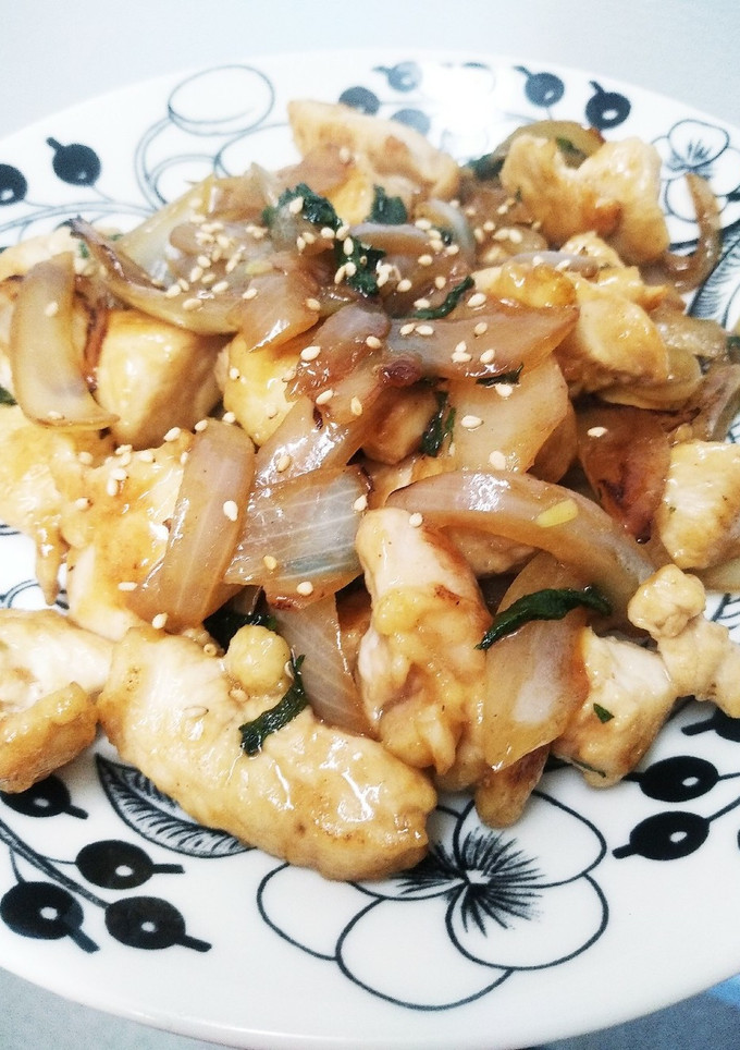簡単♪玉ねぎと鶏肉の炒めもの。しそ風味-レシピのメイン写真