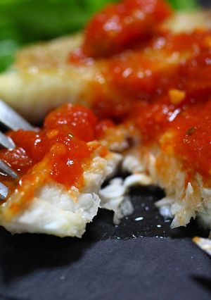 トマトソースで白身魚のソテー-レシピのメイン写真