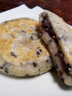 焼きもち黒ごま(黒粒あん)-レシピのメイン写真