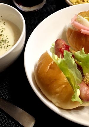 コーンクリームスープとロールサンド-レシピのメイン写真
