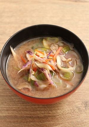 簡単！風邪に野菜たっぷり生姜味噌汁-レシピのメイン写真