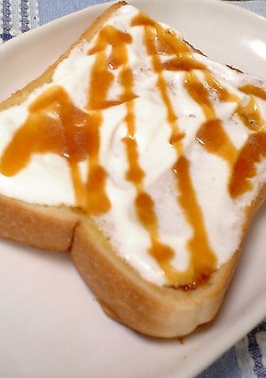 しあわせ～♪カラメル＆ホイップトースト-レシピのメイン写真