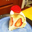 イチゴとレアチーズのドームケーキ