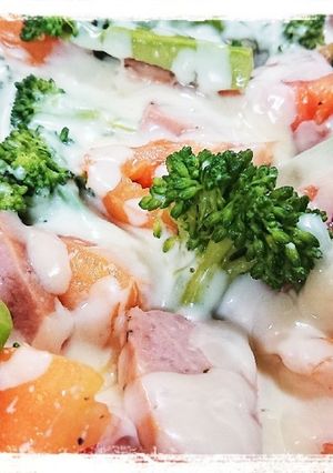 ハムとブロッコリーとトマトのチーズ焼き-レシピのメイン写真