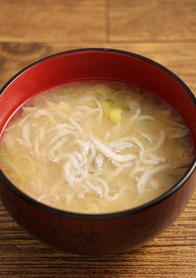 簡単！しらすと舞茸のお味噌汁-レシピのメイン写真