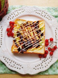 お好み焼き風☆キャベチーズ新感覚トースト-レシピのメイン写真