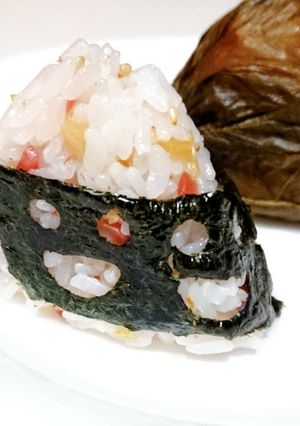 カリカリ梅×高菜のおにぎり-レシピのメイン写真