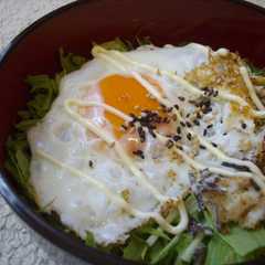 シャキシャキ！トローンな目玉焼き丼-レシピのメイン写真