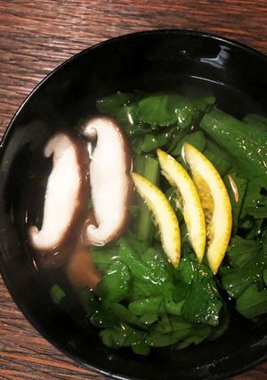 春菊と椎茸のお吸い物☻ゆず風味-レシピのメイン写真